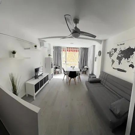 Caballos Lux Playa Levante Apartment *